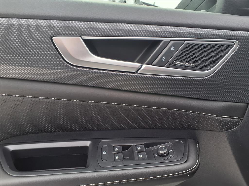 new 2026 Volkswagen Atlas Cross Sport car, priced at $51,197