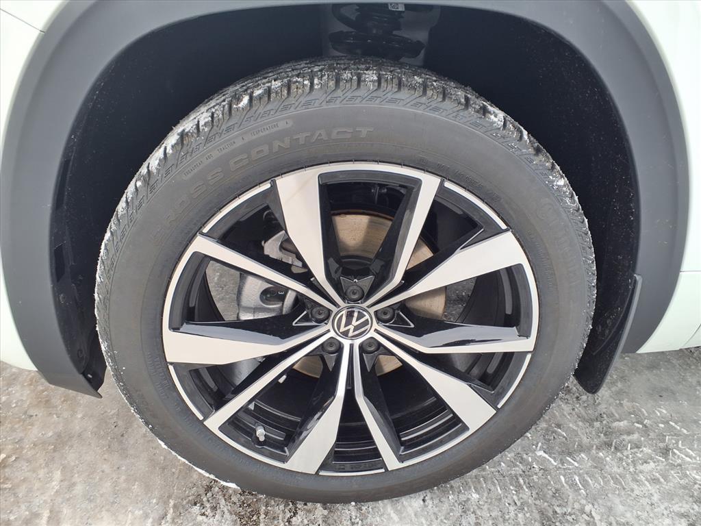 new 2026 Volkswagen Atlas Cross Sport car, priced at $52,197