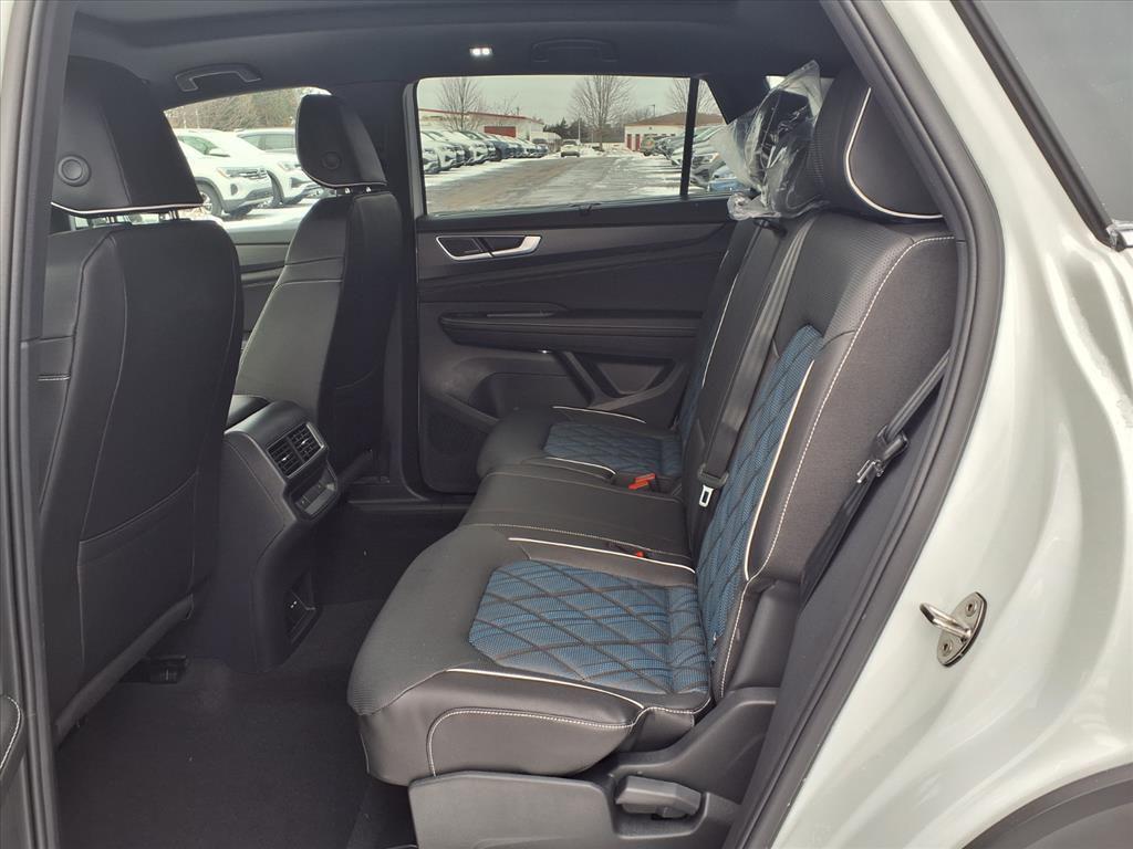 new 2026 Volkswagen Atlas Cross Sport car, priced at $51,197