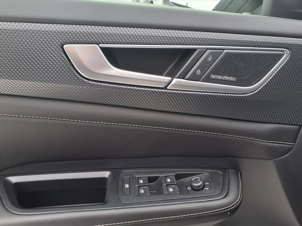 new 2026 Volkswagen Atlas Cross Sport car, priced at $52,197