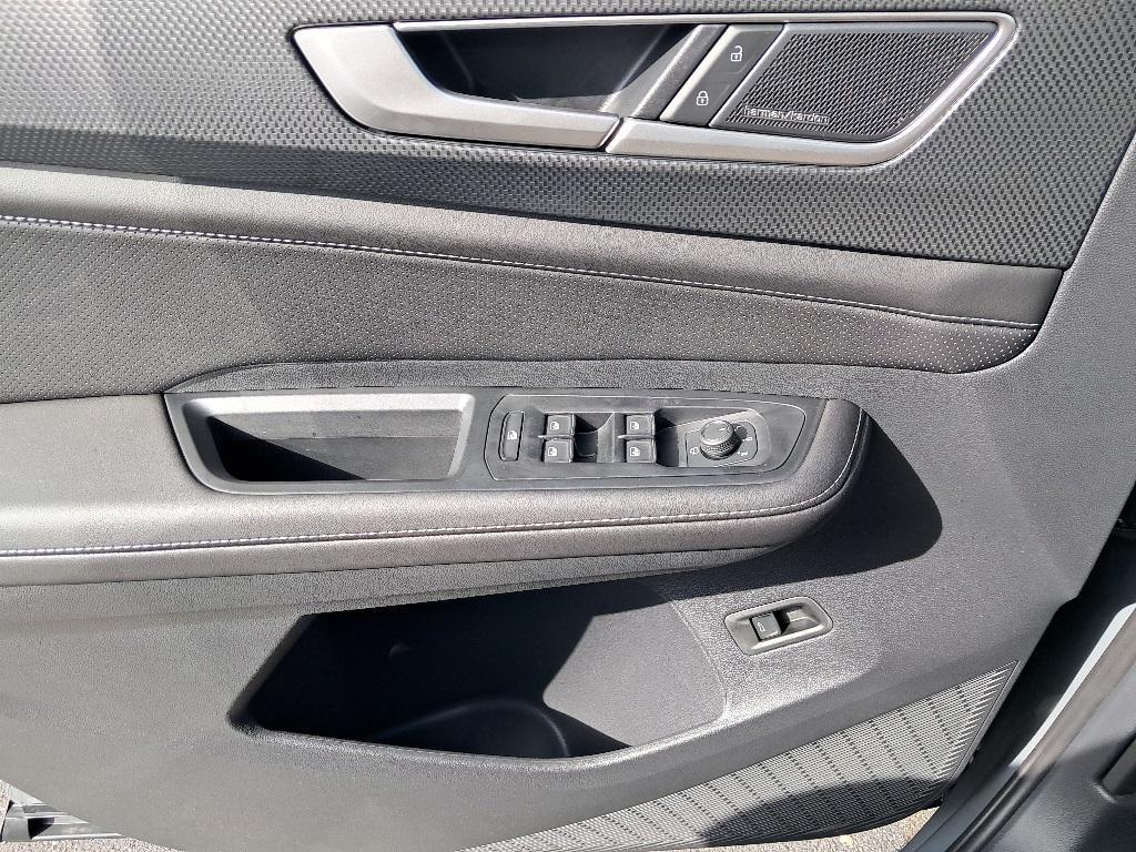 new 2026 Volkswagen Atlas Cross Sport car, priced at $52,639