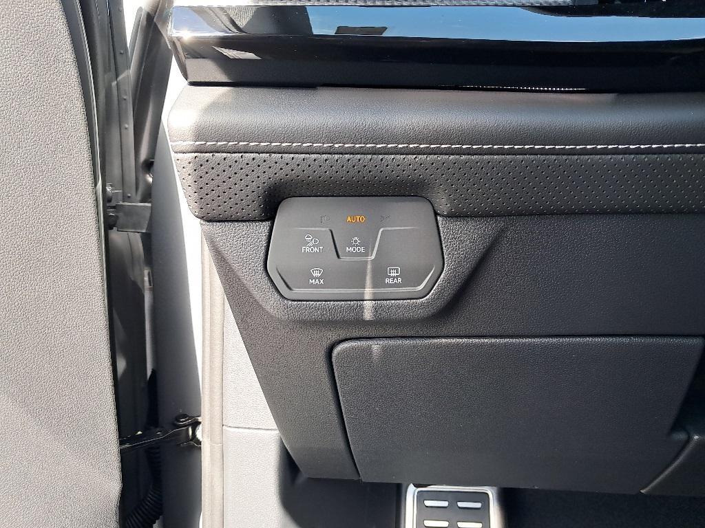 new 2026 Volkswagen Atlas Cross Sport car, priced at $52,639