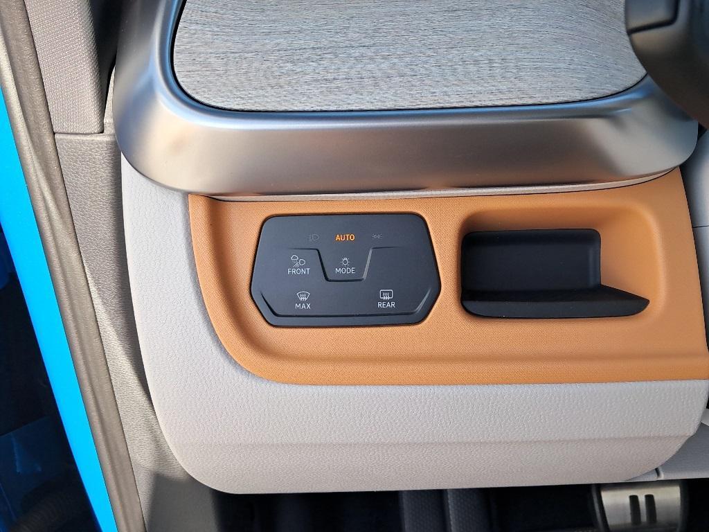 new 2025 Volkswagen ID. Buzz car, priced at $59,529