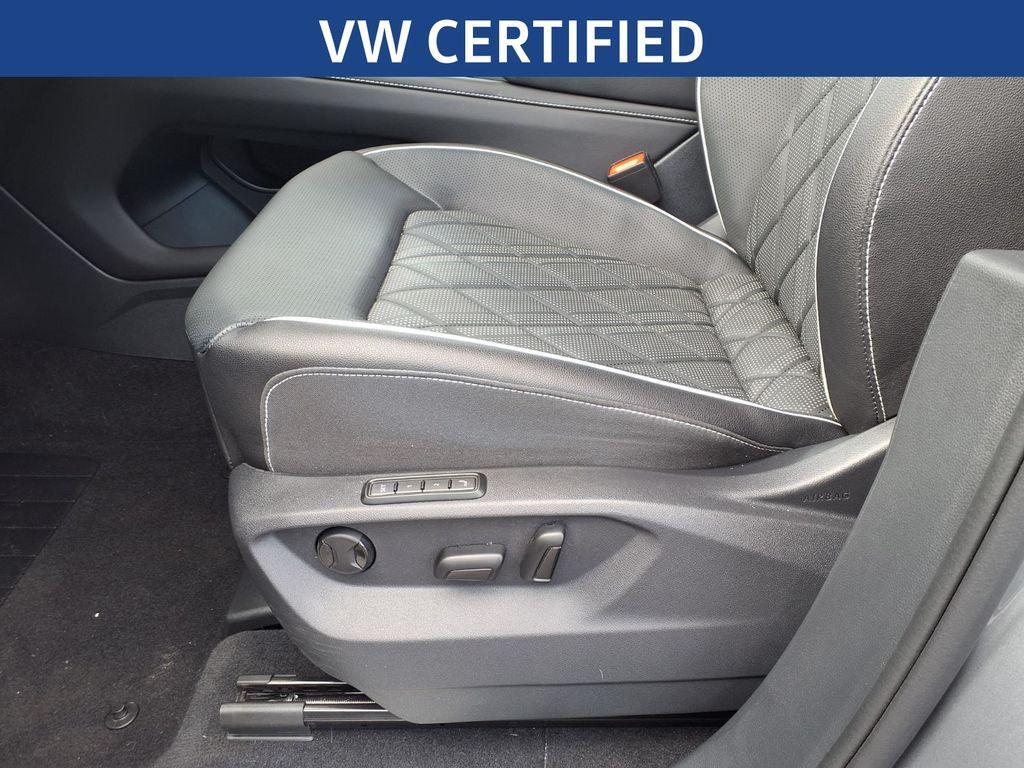 used 2025 Volkswagen Atlas car, priced at $45,488