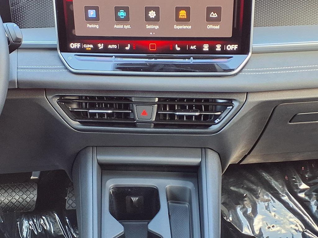 new 2025 Volkswagen Tiguan car, priced at $33,220