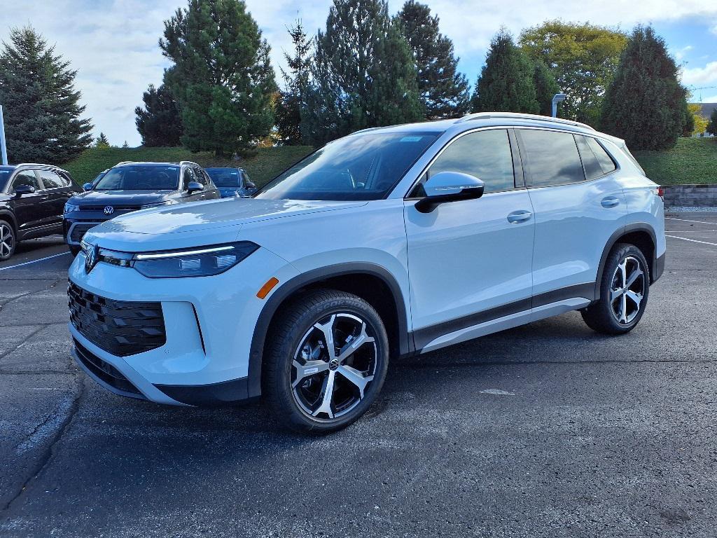 new 2025 Volkswagen Tiguan car, priced at $33,220