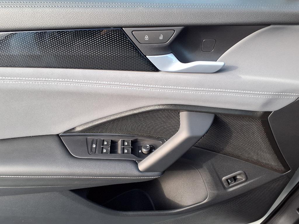 new 2025 Volkswagen Tiguan car, priced at $33,220