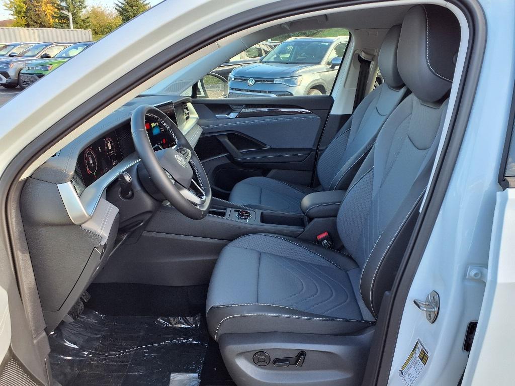 new 2025 Volkswagen Tiguan car, priced at $33,220