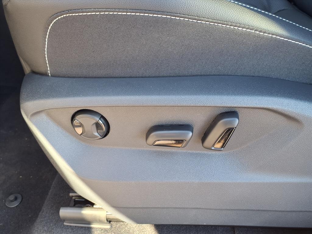 new 2026 Volkswagen Atlas car, priced at $39,245