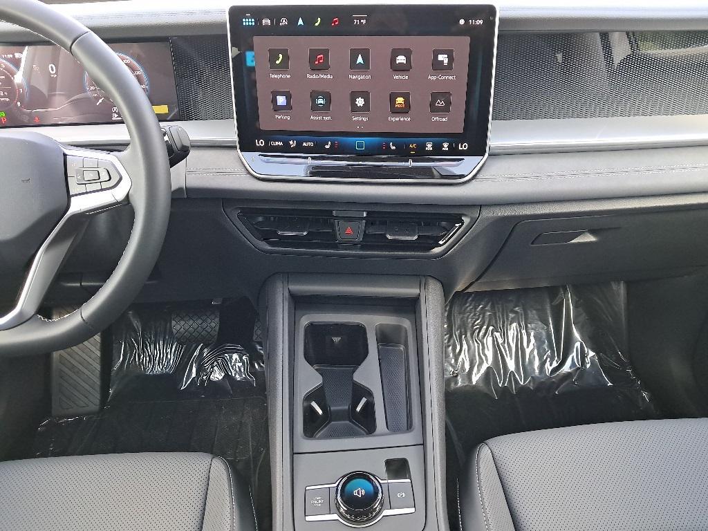 new 2025 Volkswagen Tiguan car, priced at $32,188