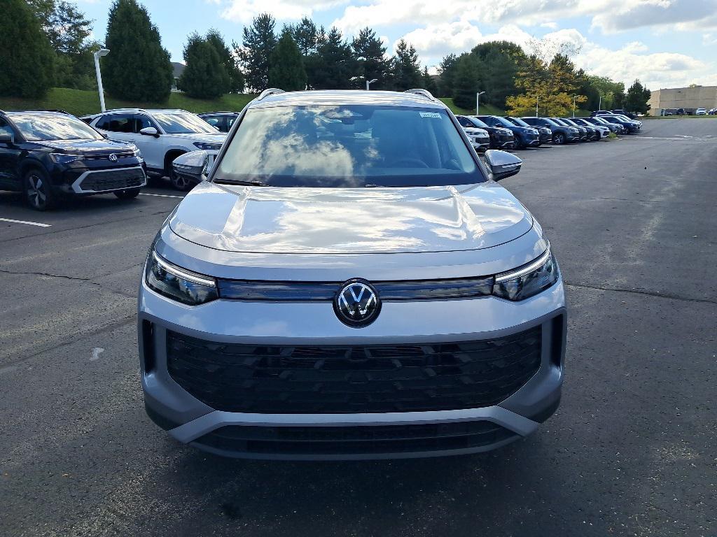 new 2025 Volkswagen Tiguan car, priced at $32,188