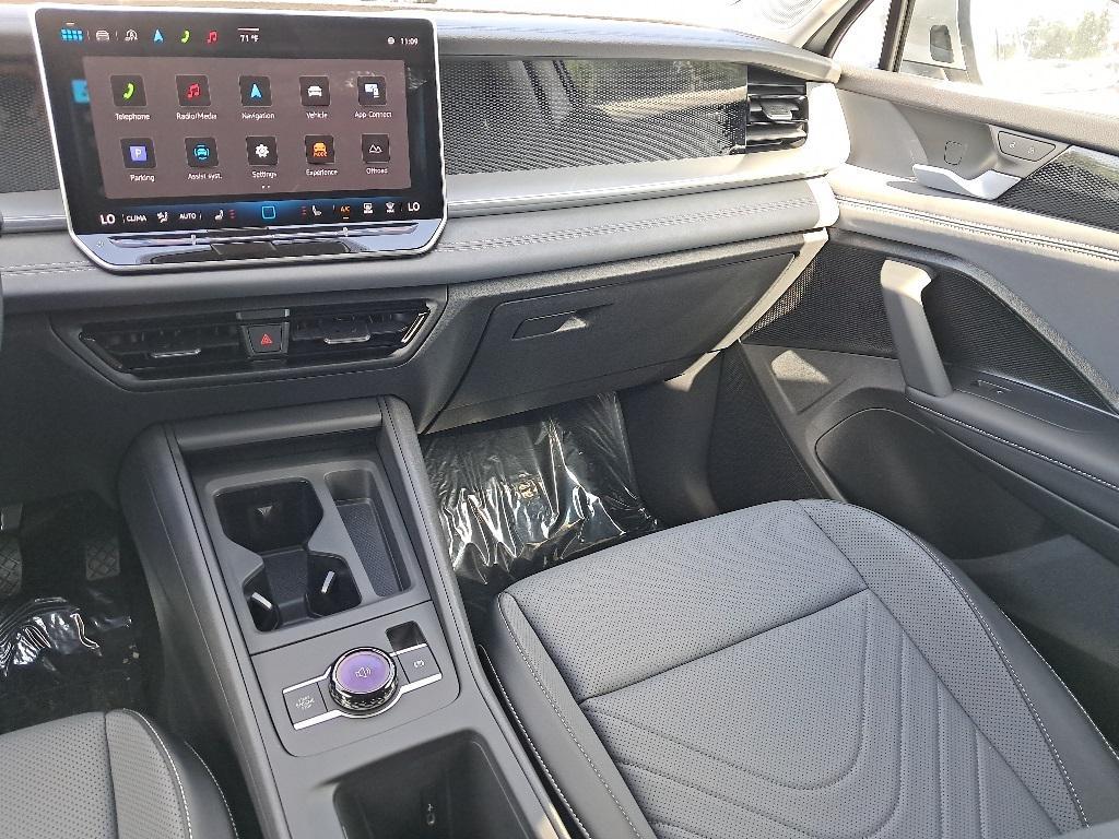 new 2025 Volkswagen Tiguan car, priced at $32,188