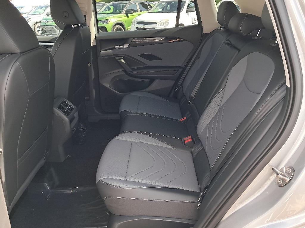 new 2025 Volkswagen Tiguan car, priced at $32,188