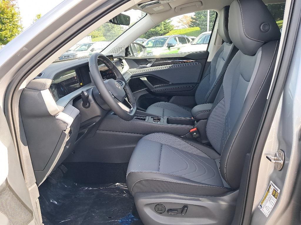 new 2025 Volkswagen Tiguan car, priced at $32,188