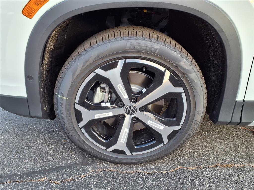 new 2025 Volkswagen Tiguan car, priced at $30,406