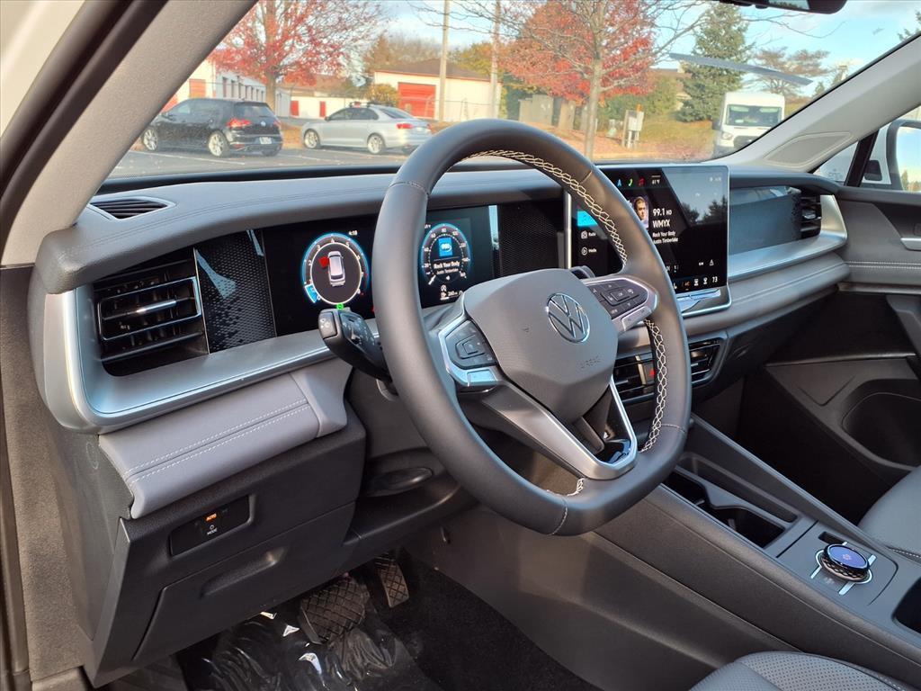 new 2025 Volkswagen Tiguan car, priced at $32,256