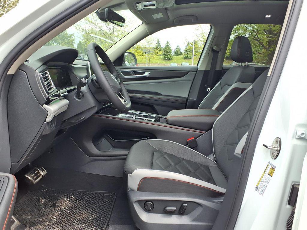 new 2026 Volkswagen Atlas car, priced at $46,111