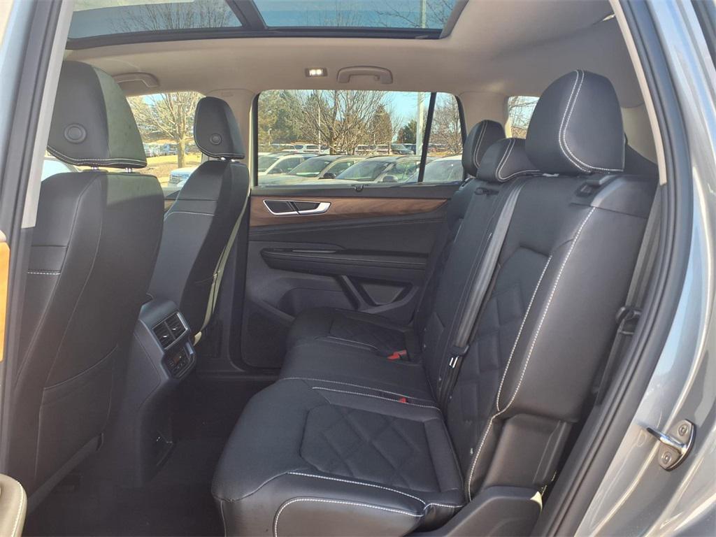 new 2026 Volkswagen Atlas car, priced at $44,522