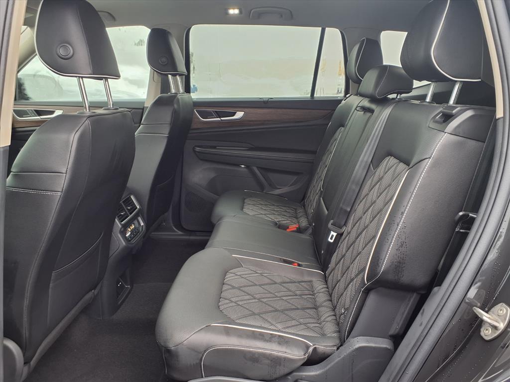 new 2026 Volkswagen Atlas car, priced at $52,181