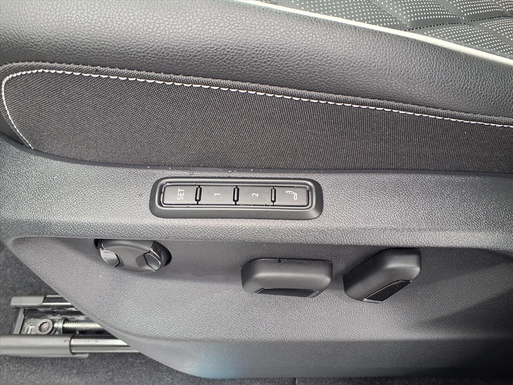 new 2026 Volkswagen Atlas car, priced at $52,181