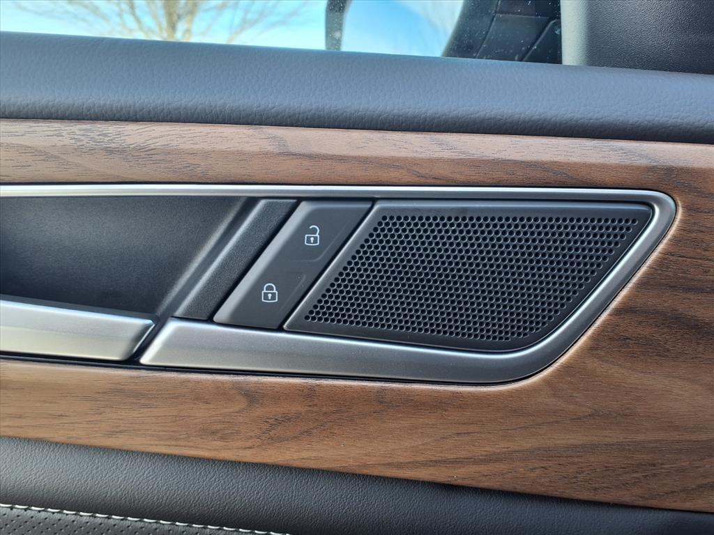 new 2026 Volkswagen Atlas car, priced at $44,010