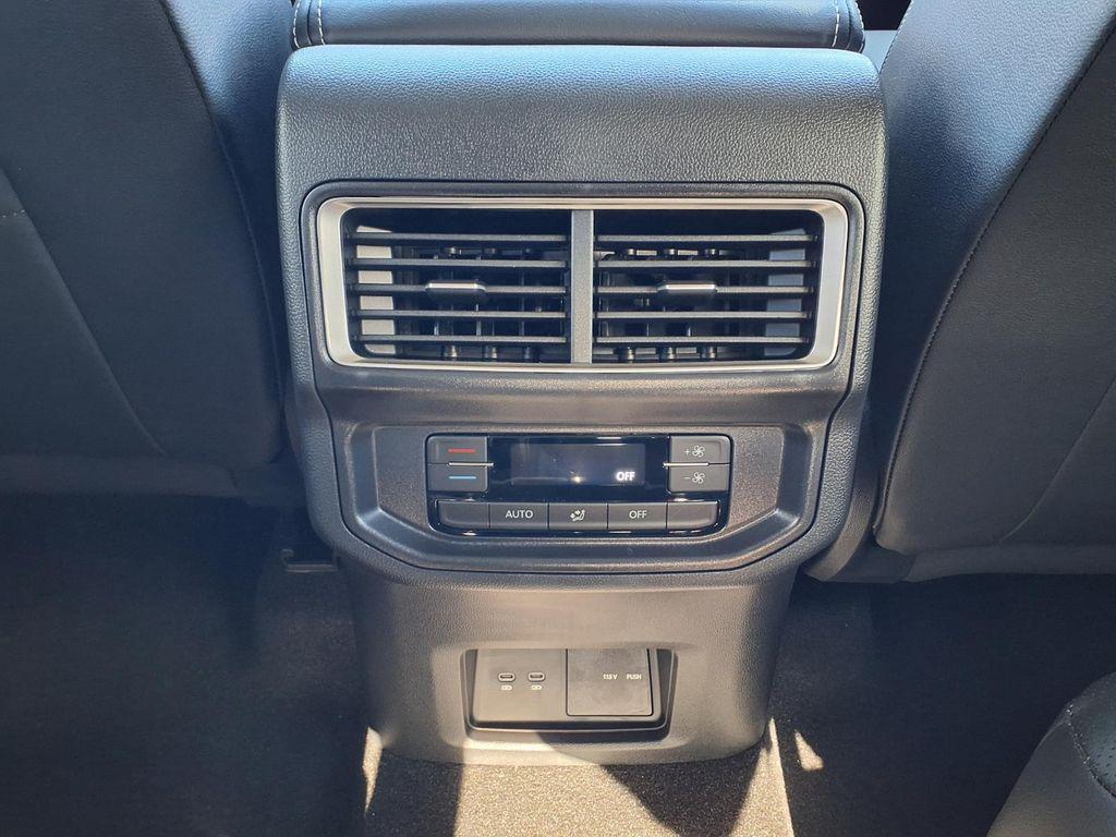 new 2026 Volkswagen Atlas car, priced at $45,076