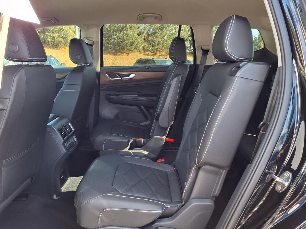 new 2026 Volkswagen Atlas car, priced at $45,076