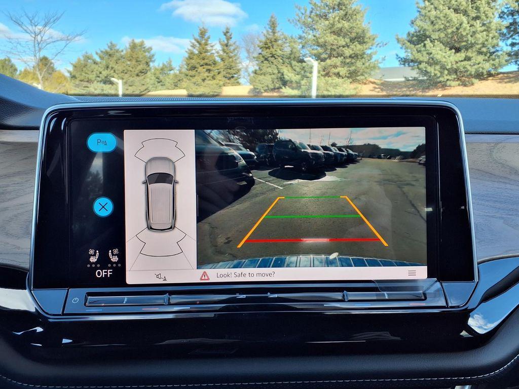 new 2026 Volkswagen Atlas car, priced at $45,076