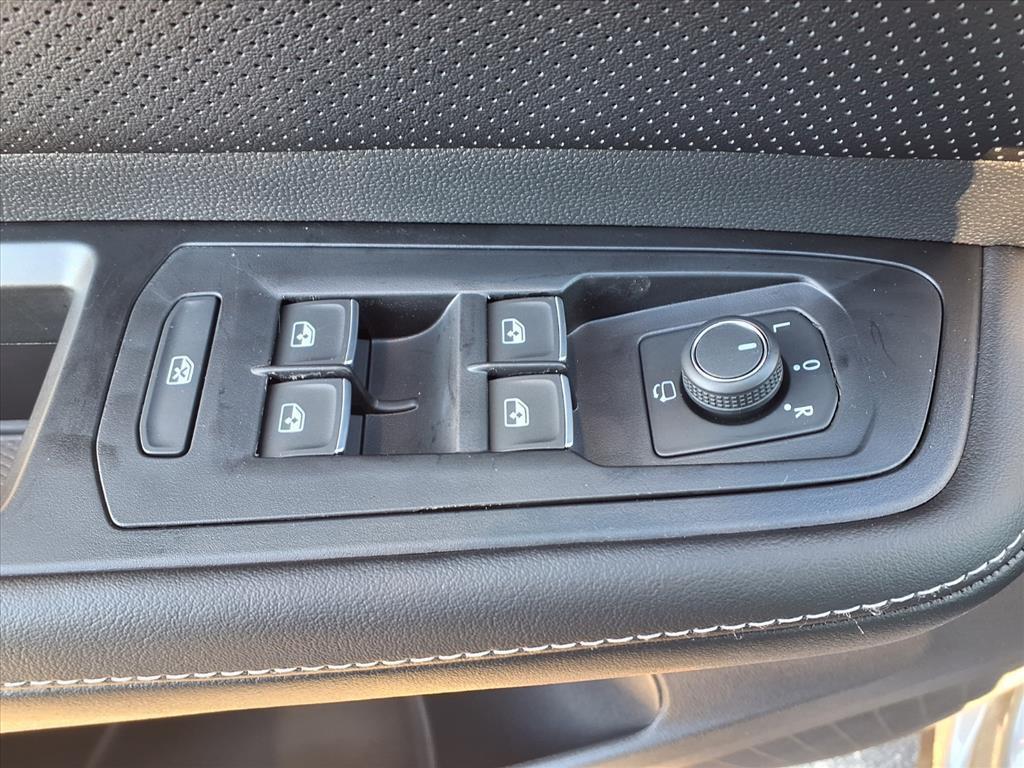 new 2026 Volkswagen Atlas car, priced at $52,181