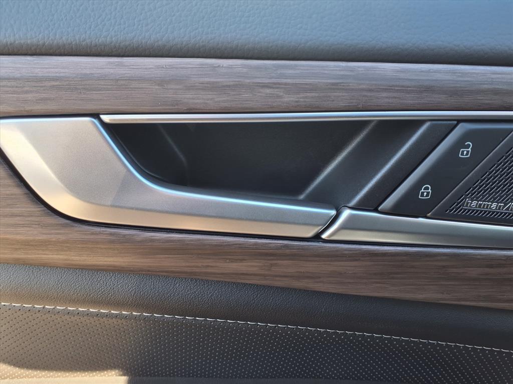 new 2026 Volkswagen Atlas car, priced at $52,181