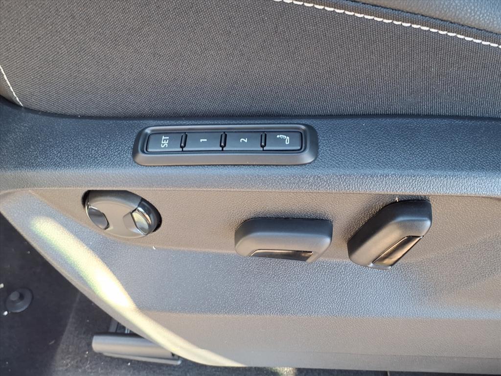 new 2026 Volkswagen Atlas car, priced at $52,181