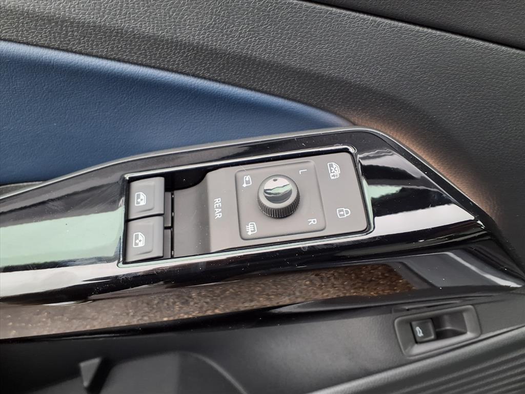 new 2025 Volkswagen ID.4 car, priced at $45,938