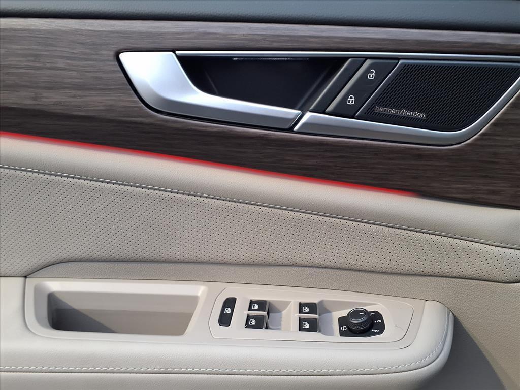 new 2026 Volkswagen Atlas car, priced at $52,181