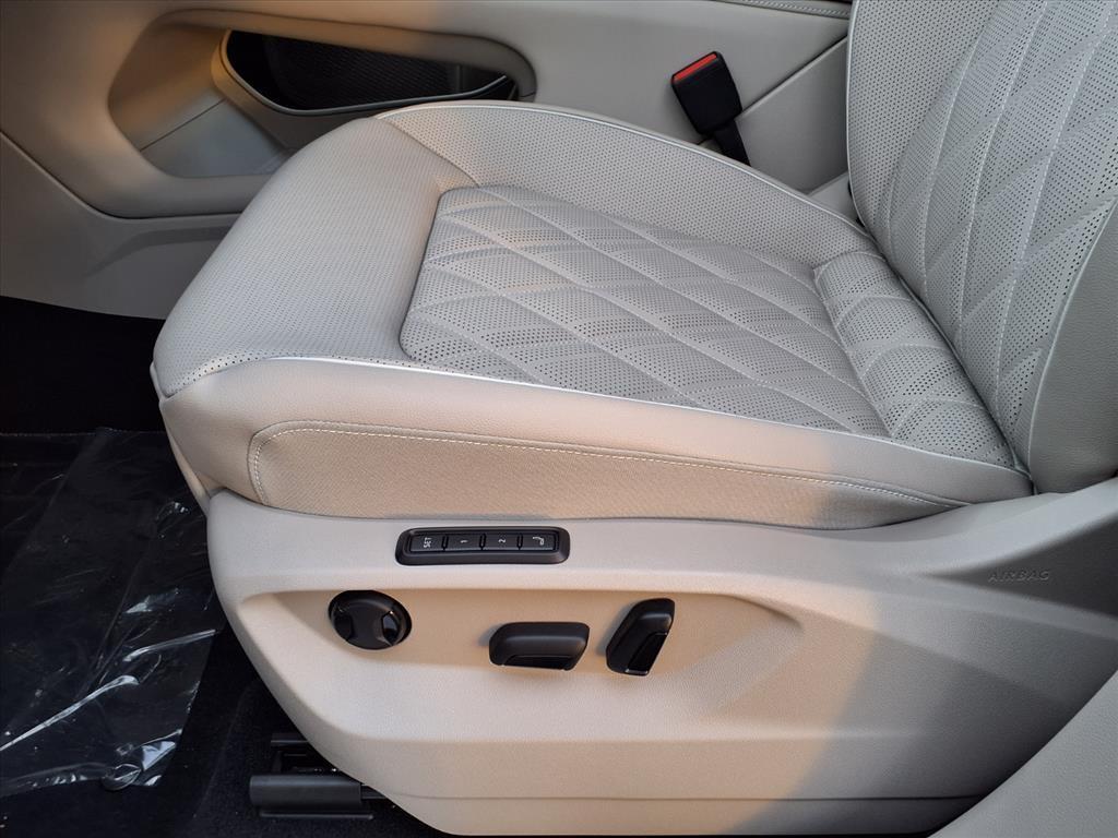 new 2026 Volkswagen Atlas car, priced at $53,216