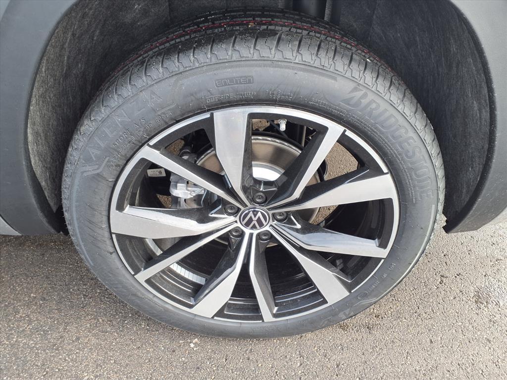 new 2026 Volkswagen Atlas car, priced at $52,181