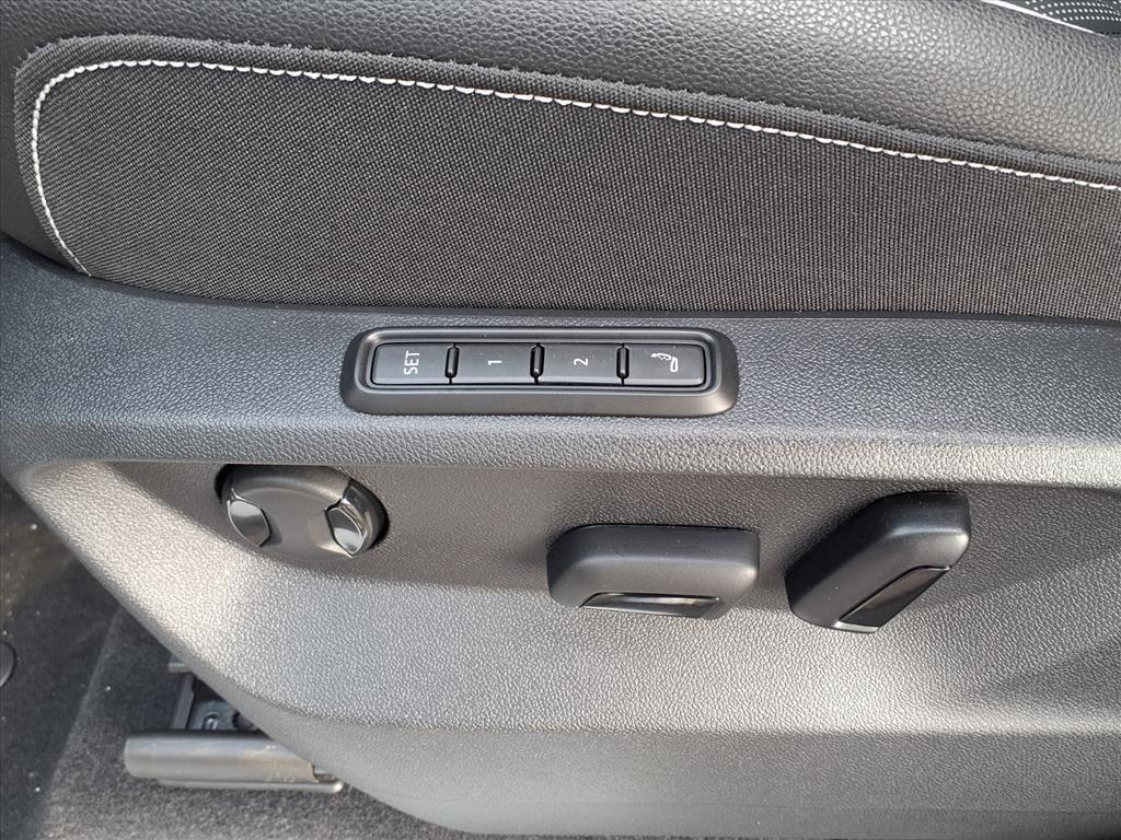 new 2026 Volkswagen Atlas car, priced at $52,181