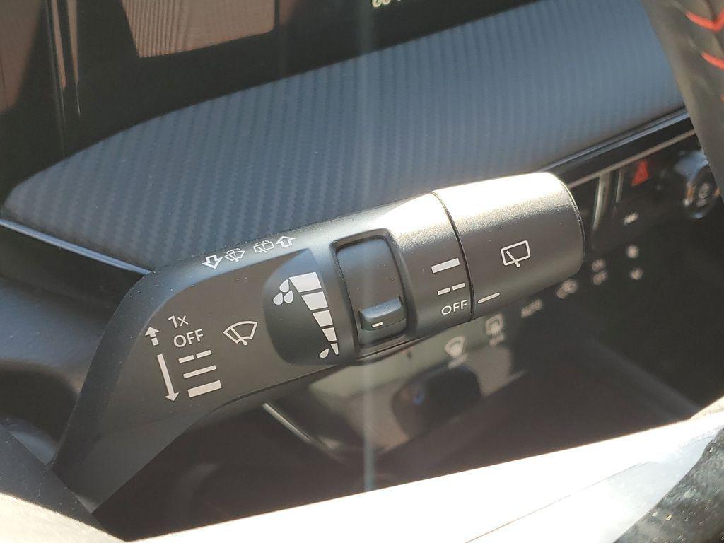 new 2025 Nissan Kicks car, priced at $29,294