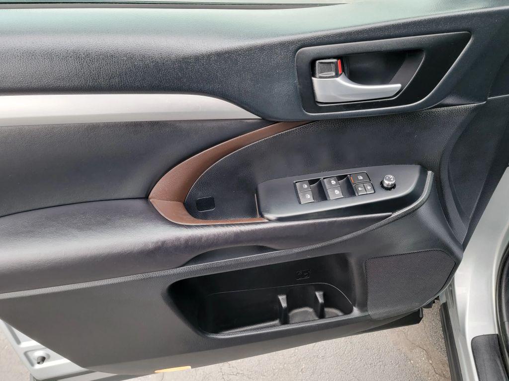 used 2019 Toyota Highlander car, priced at $19,985