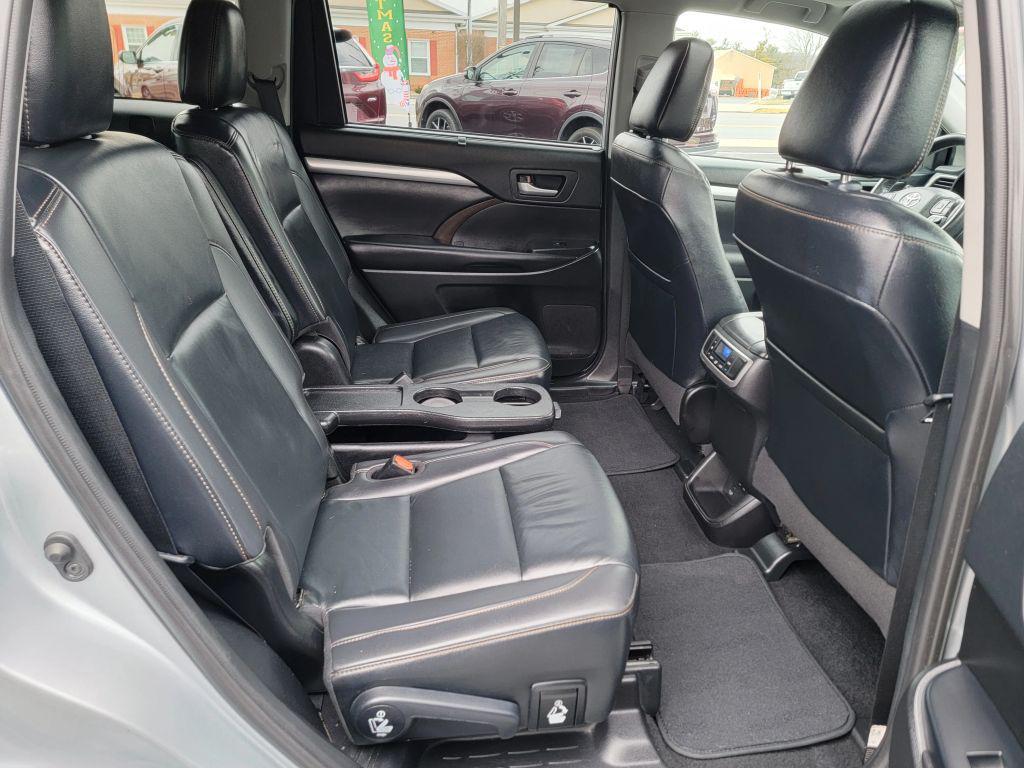 used 2019 Toyota Highlander car, priced at $19,985