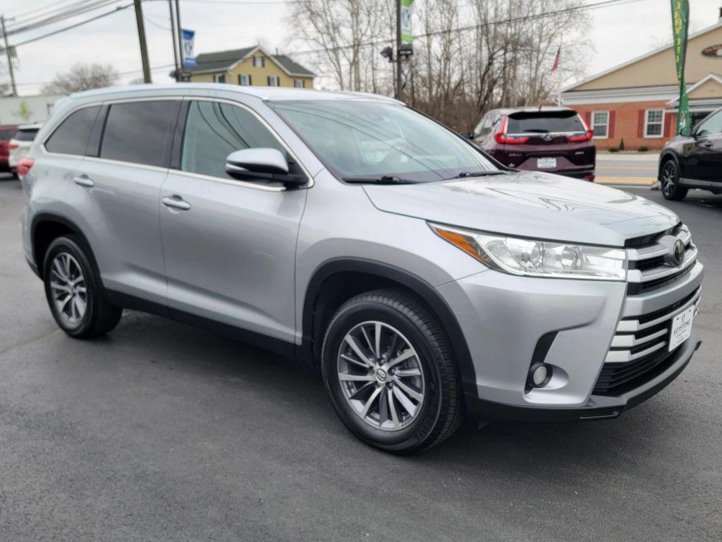 used 2019 Toyota Highlander car, priced at $19,985