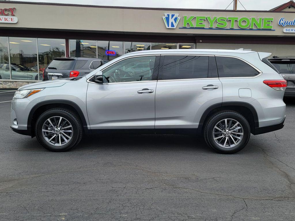 used 2019 Toyota Highlander car, priced at $19,985