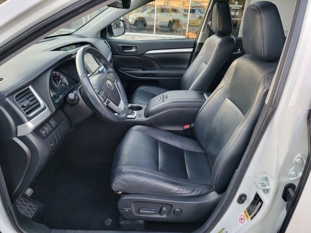 2018 Blizzard Pearl Toyota Highlander