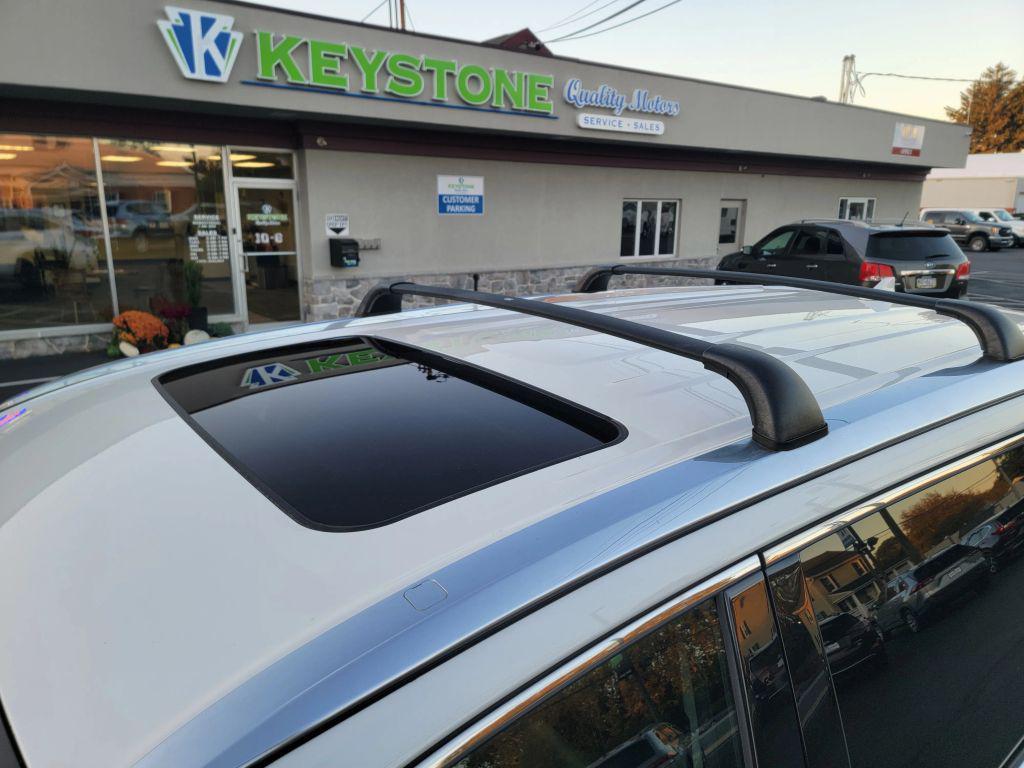 2018 Blizzard Pearl Toyota Highlander