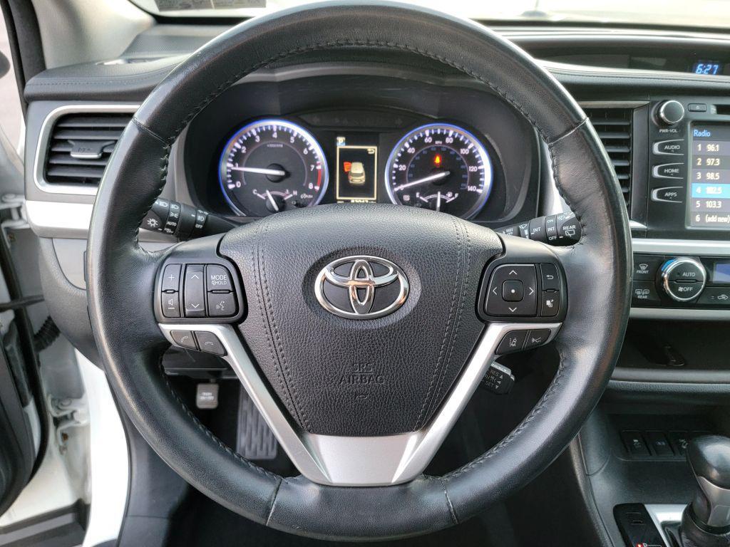 2018 Blizzard Pearl Toyota Highlander