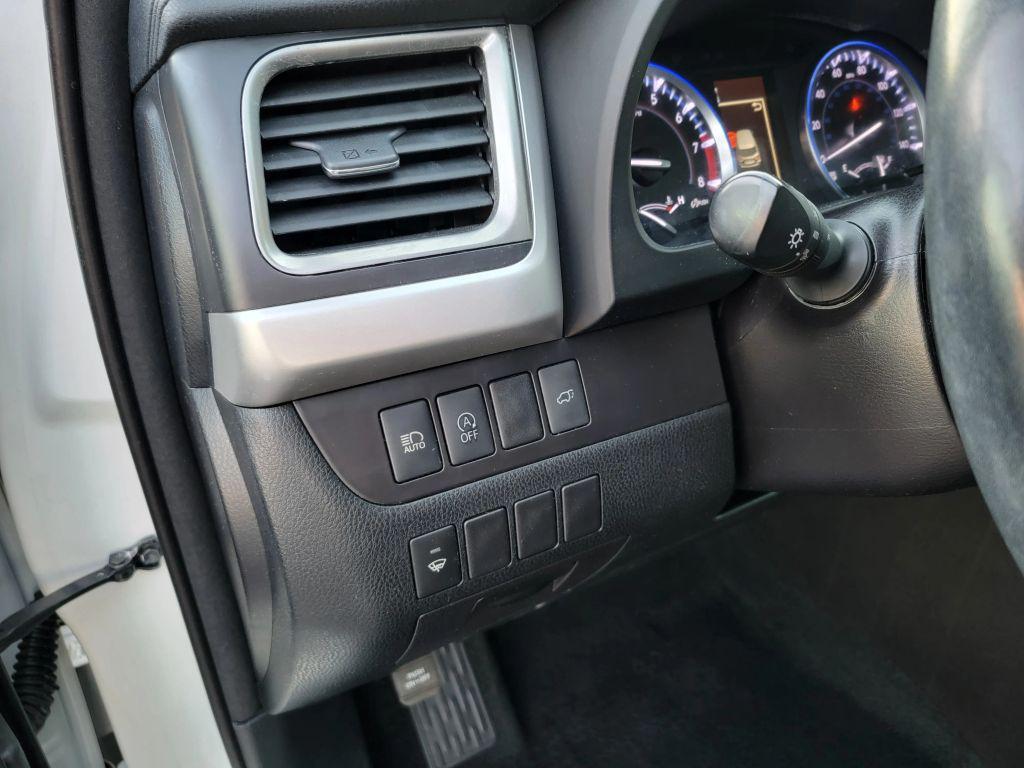 2018 Blizzard Pearl Toyota Highlander