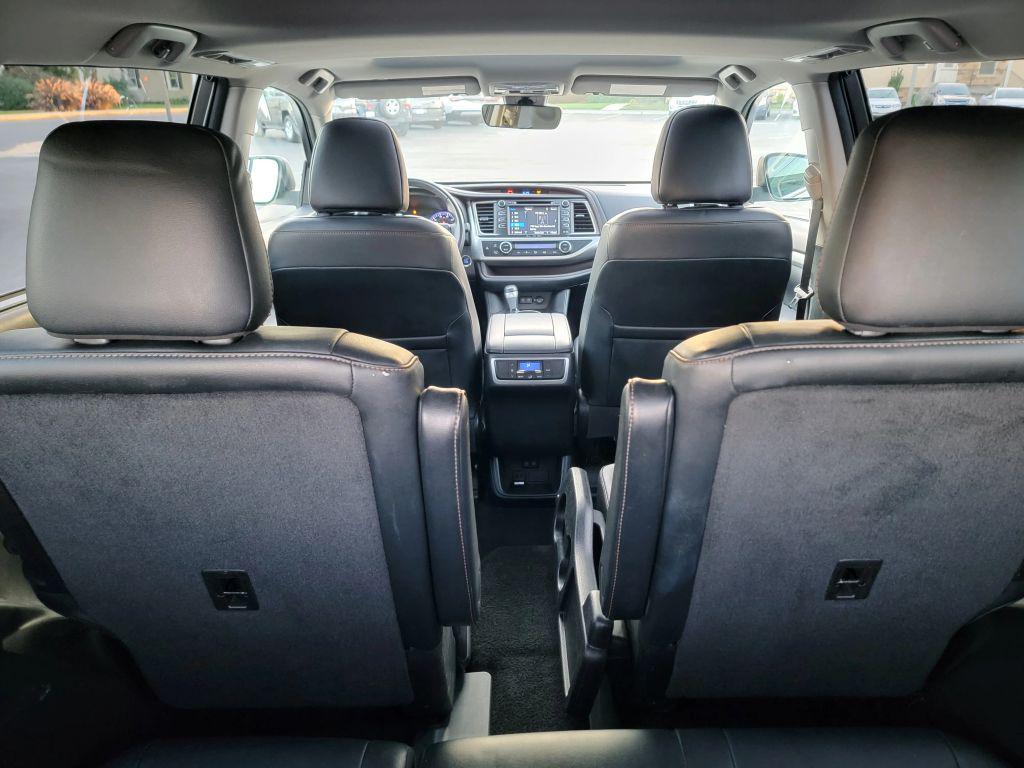 2018 Blizzard Pearl Toyota Highlander
