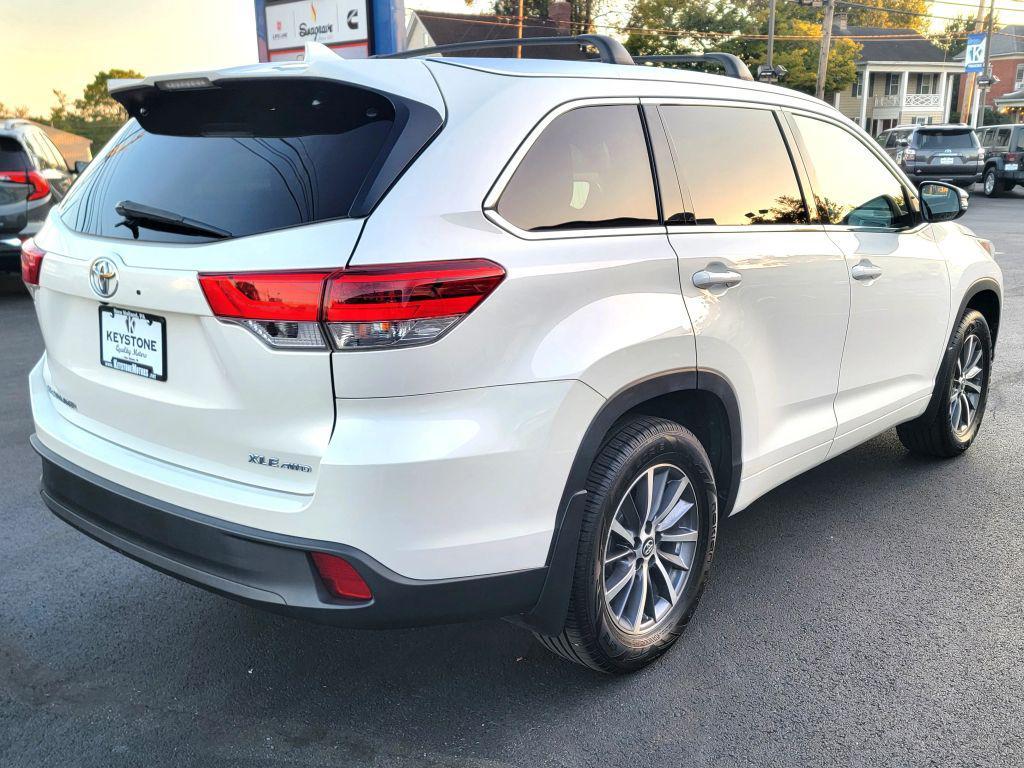 2018 Blizzard Pearl Toyota Highlander