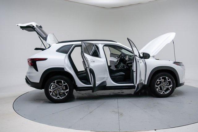 used 2025 Chevrolet Trax car, priced at $22,499