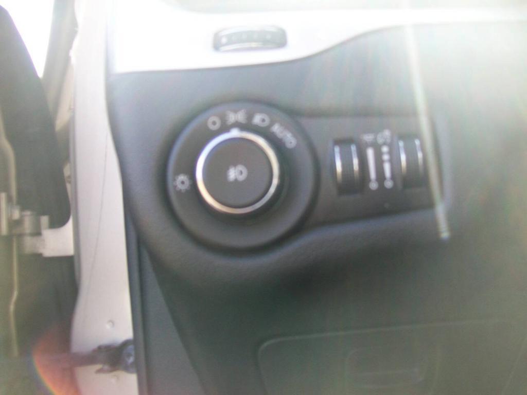used 2015 Jeep Cherokee car, priced at $6,495