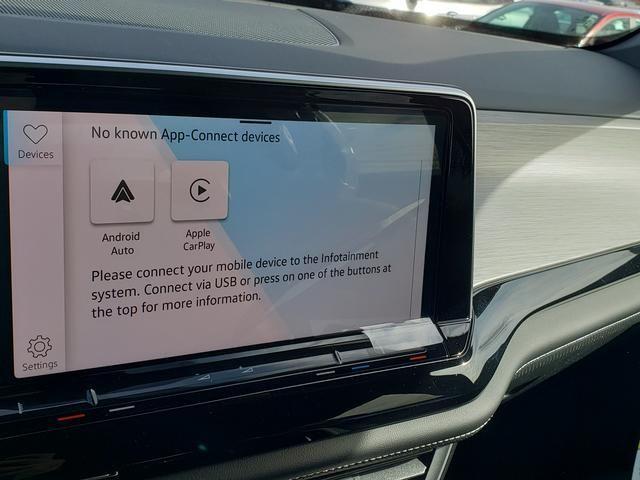 new 2026 Volkswagen Atlas Cross Sport car, priced at $47,578